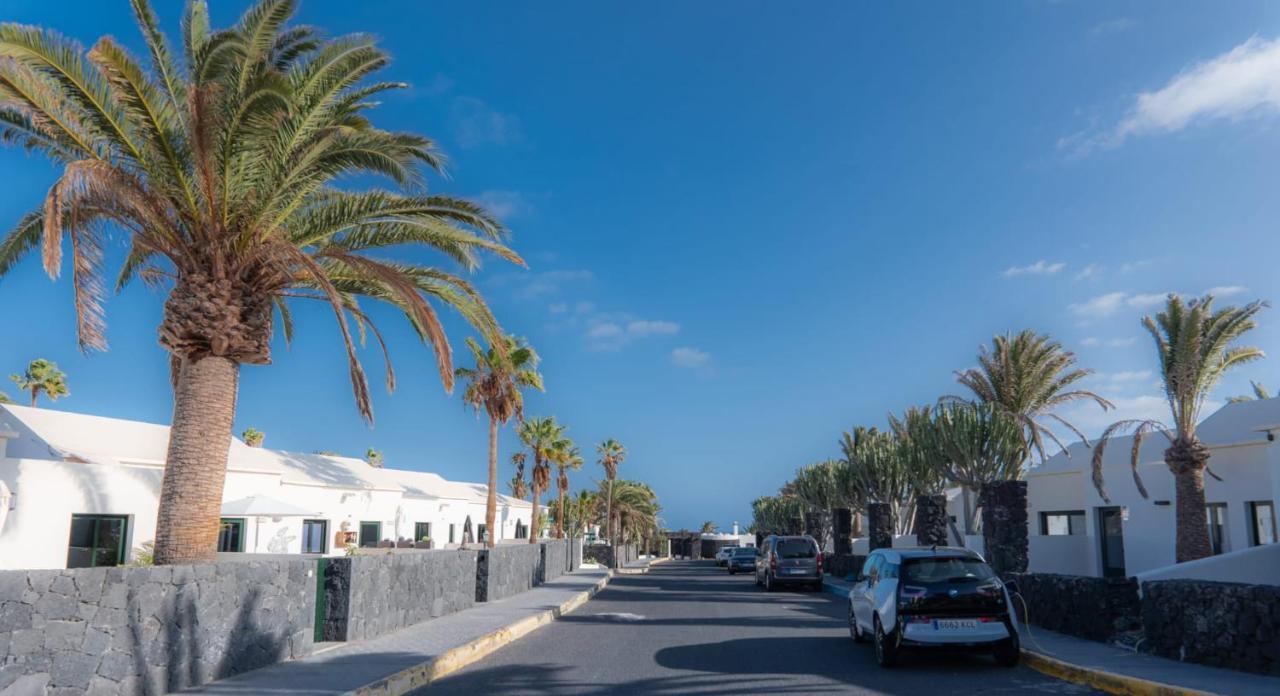 Luxury Casa Playa Roca Bord De Mer Costa Teguise Exterior photo